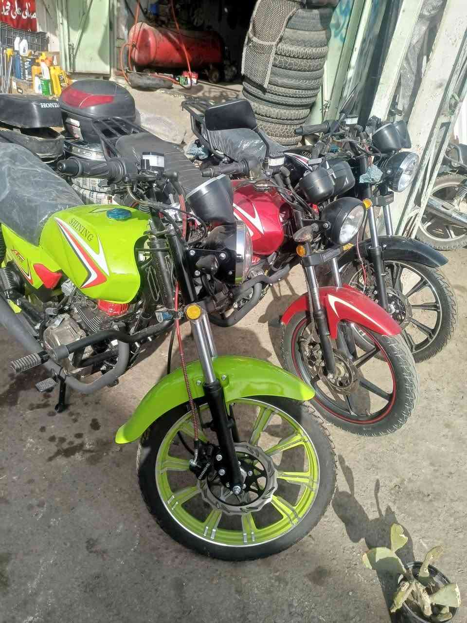 السلام عليكم دراجات شانك موديل 23
دراجات الاخضر+الاسود اوراق فقط
دراجه ام اللون الاحمر مرقم
العنوان واسط قظاء النعمانية 
للأستفسار اتصل ***********
