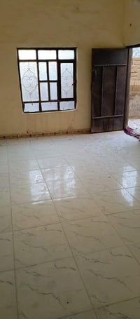 حي الملايين • ٣٠٠م • غرفة وصالة