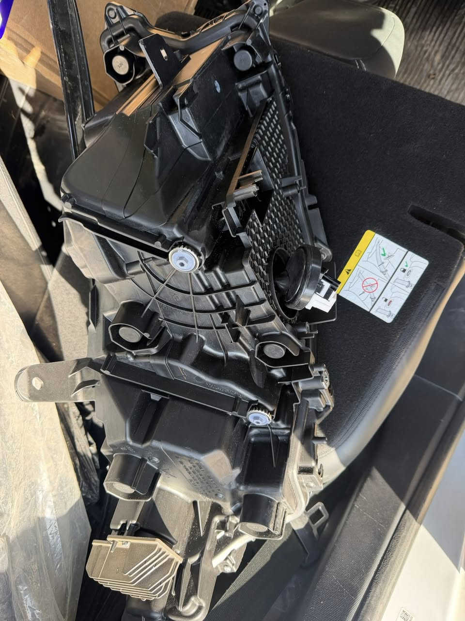 السلام عليكم
لايت كراون 2023-2026
اربع عدسات جهة اليسار 
امريكي تفصيخ نضافه 100‎%‎ بدون خدش بدون كسر
***********
