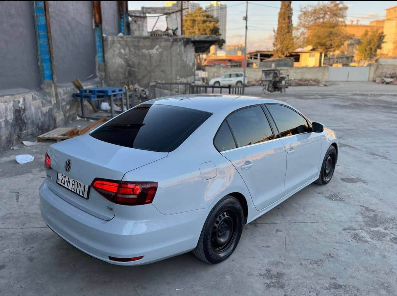 جیتا ٢٠١٧ 
سمۆکی 
Tsi 14 turbo 
یەک چەمەلەغی بۆیاخە بێ ناو گرتن 
٨٥ هەزار ڕۆشتووە نموونە لە جوانی 
تایەی تازە 
سەیارەکە یەک دینار مەسرەفی تیا نیە 
نرخی ١١٥ گەڵا و مەجالێکی کەم 
*********** السليمانية, العراق
