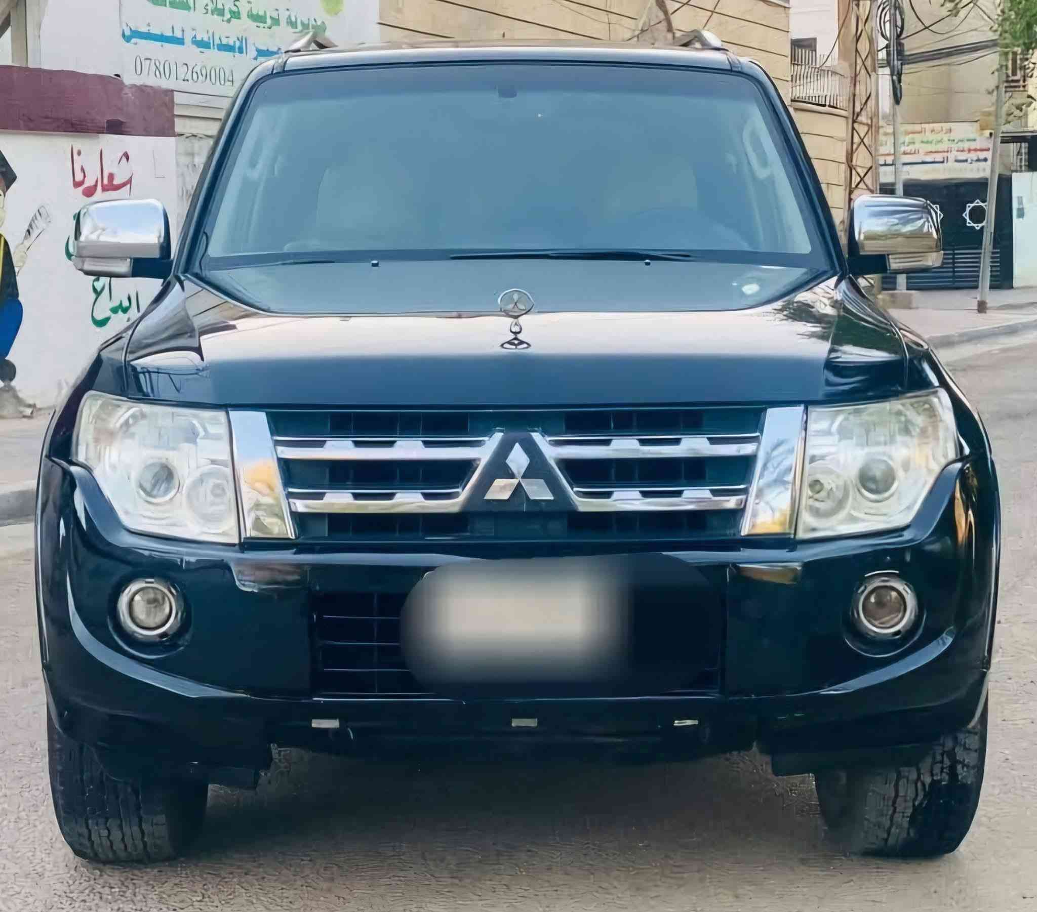 السلام عليكم ورحمة الله
للبيع باجيرو حبتور موديل 2014 خليجي رقم بصره دولي بأسمي  فول مواصفات 1/1
فتحه شاشه كامرا مكينه 6 سلندر  ٧ راكب ٣ قطع حساسات كشنات جلد كهرباء داخل بيجي دمامات تحكم ستيرن جهتين يدات نيكل شفتات سترين زراق لايت فور ويل اشاير بالمري .
السعر ( ١٥٥ ) ورقه وبيها مجال مكان محافظة بغداد. الرشاد. قرب القاعده..
للاستفسار الاتصال على الرقم التالي
***********
***********
