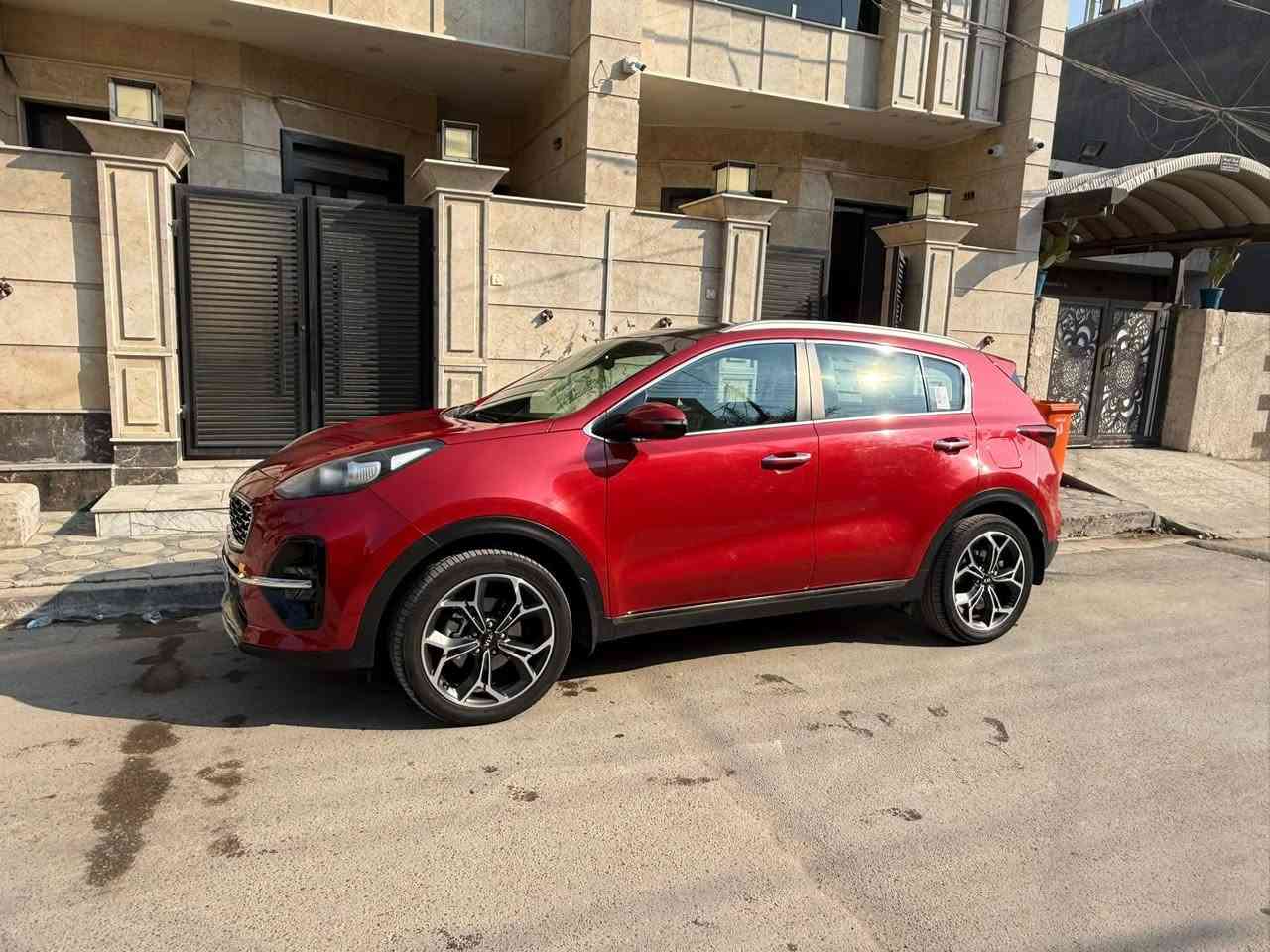 السلام عليكم سبورتج ٢٠٢٠ خليجي  رقم بغداد باسمي
جيتي لاين فول مواصفات اعلى شي  

((السعر ٢٠٦ $ ورقه مكاني بغداد ))
***********
السياره جدا جديده سونار بالمنشور 
بيها مكانين صغار اقل شبر بارد ممبين بالجاملغ الخلفي 
مكفوله من الصبغ والسمكره والتبديل سياره جديده جدا 

بانورما 
مقاعد جلد 
مقاعد كهرباء  
حساس امامي خلفي 
مكينه ٢٠٠٠ دوش 
تشغيل عن بعد 
جنطه كهرباء باقي المواصفات المعروفه 
ماشيه ٩٠ كيلو 
السعر ٢٠٦  $ ورقه مكاني بغداد 
***********
