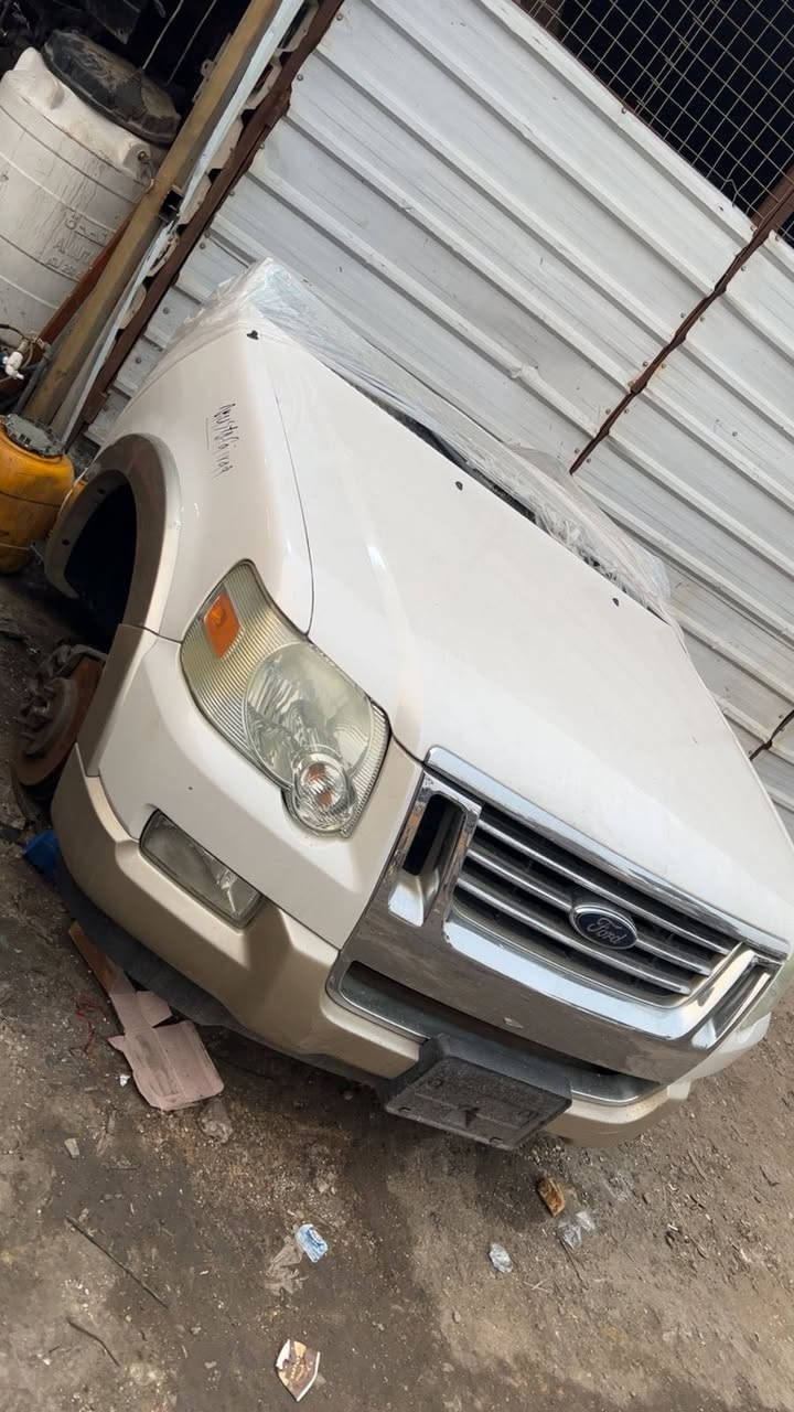 غراض فورد اكسبلوره موديل 2010
كصه جديده هيه وغراضها  سياره كامله
***********
اتصل
