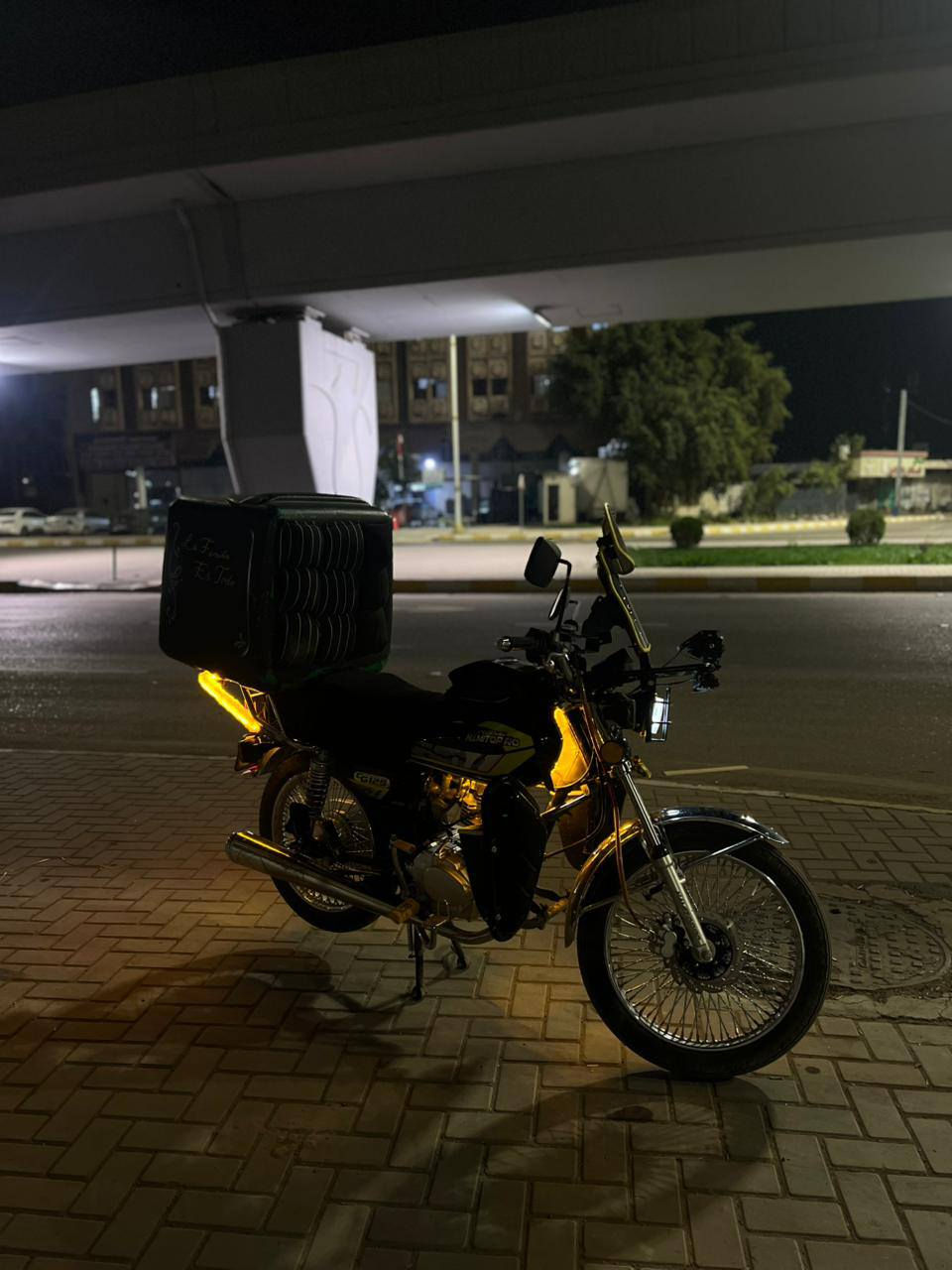 نامة برو للبيع رقم وسنويه صلاح الدين ماشيه 9000نظيفة وضع الشركة للأستفسار عن السعر ***********
