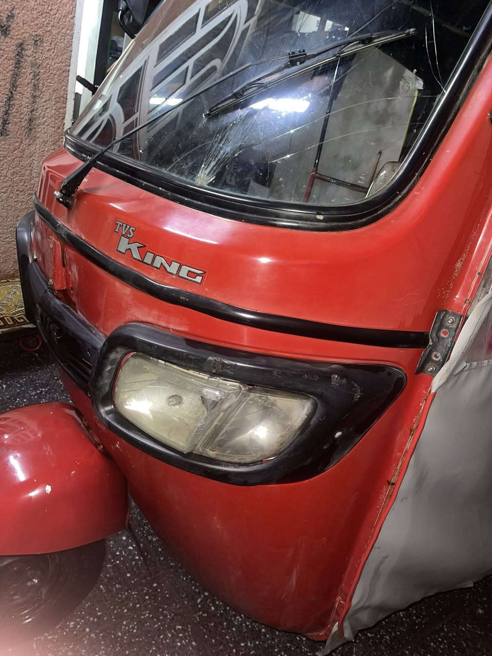 اوراق كاملة ٨ اوراق اصوليات بوجهك للترقيم 

كفالة عامة بيها فقط تعمير دواير 

مكينة مال ٢٢ اكسل نظيف

جاهزة للشغل ما بيها اي نقص 

السعر 2850 وبيها مجال حگ الجية

المكان شعب حي الجزائر 

***********
