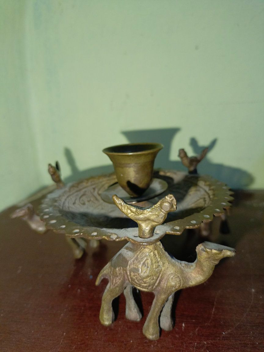 شمعدان نحاس نقش ومكتوب تاريخ السعر 30 ألف يوجد توصيل جميع المحافظات


**إذا كنت صاحب هذا الإعلان وتريد حذفه لأي سبب، رجاءا أرسل رسالة إلى الدعم الفني**