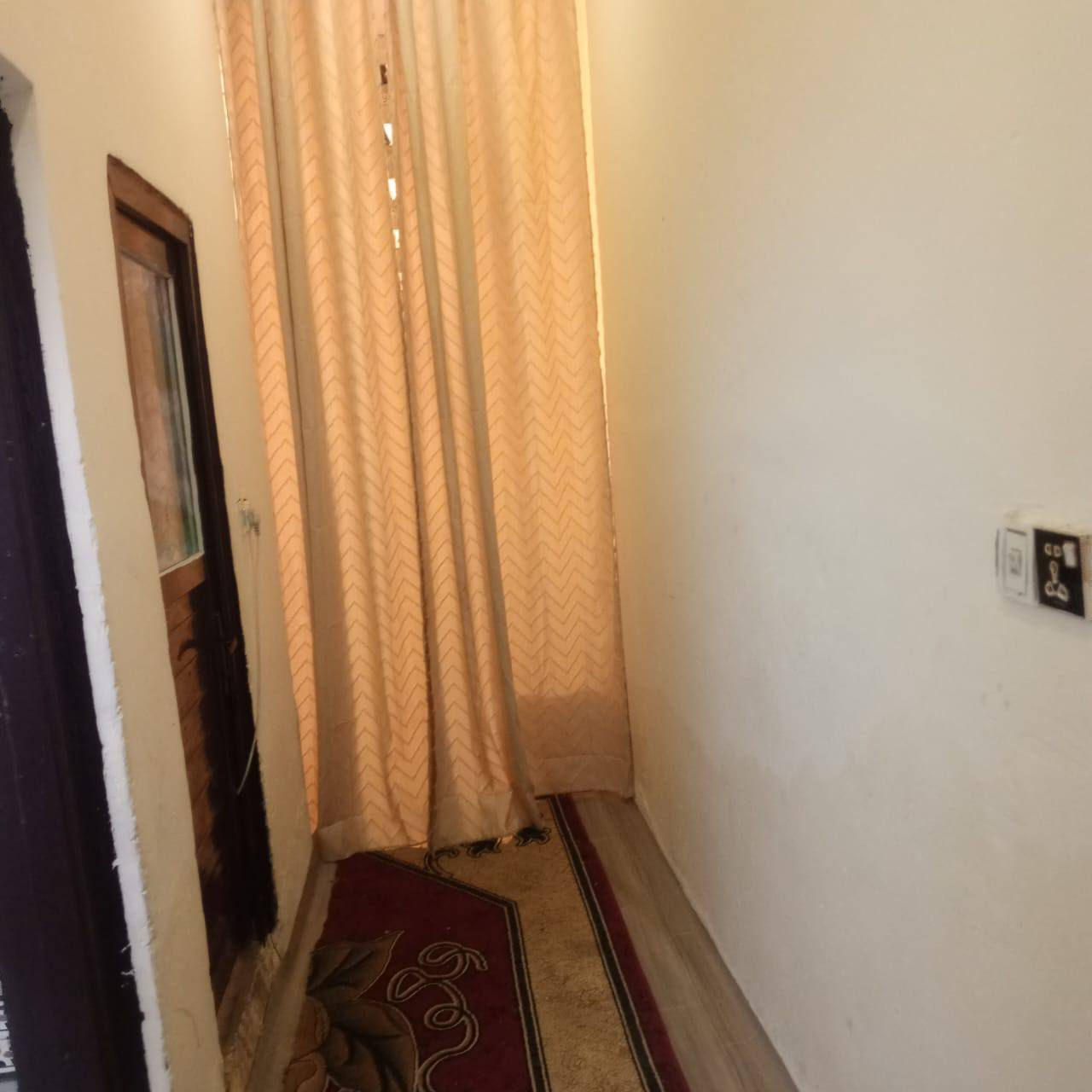 السلام عليكم مكلف بنشر بيت للبيع 300متر بحي الأمين الاوله مقابيل حسنيه سفينه النجاه قريب عشارع شارع تبليط مجاري كافه الخدمات للاستفسار اتصال *********** مكلف بل نشر
