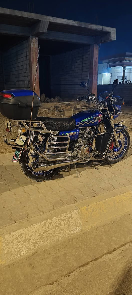 السلام عليكم جني ٢٥ محرك٢٠٠ شرط نضافة فول نشاط فول شركة كفاله عامه السعر 800قفل مستعجل على بيعتها دراجة مال جناي المكان مكيشيفة  ***********
