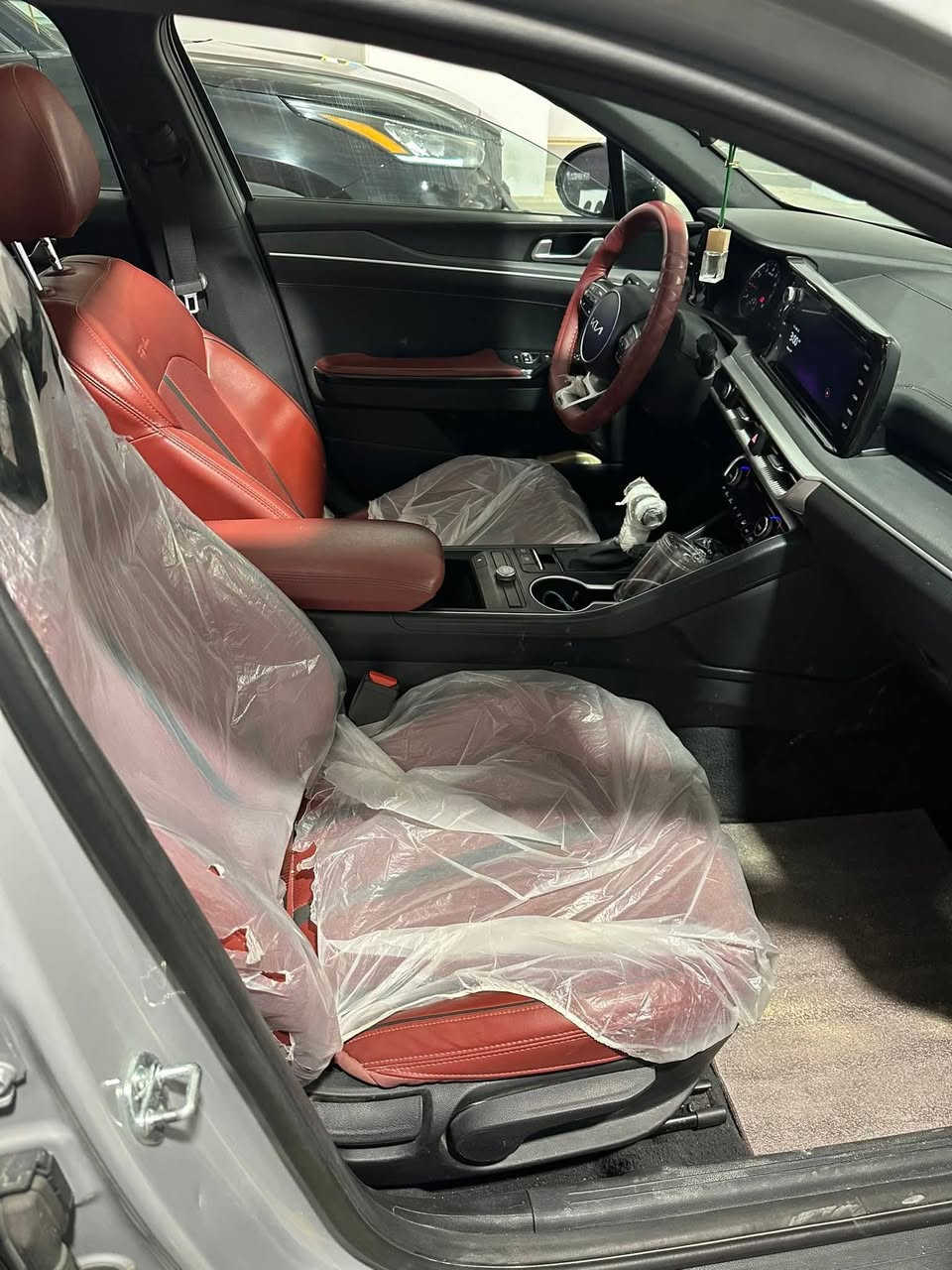 السلام عليكم
كي فايف جيتي لاين موديل 23 حادث بسيط جدا بدون ايرباك السياره كلشي بيه بلاد

ملاحظه///بدون رقم حره باسمي تترقم جميع المحافظات//|/

الحادث بالمنشور
ماشية 43 الف ميل

السياره ليبل واحد

مكينه 1600 تيربو

السعر 155 وبيه مجال

تواصل (0777 028 7397

ملاحظات) وتساب او اتصال

وكلشي موجود بالسوك والرزق على اللّٰه 🧿
