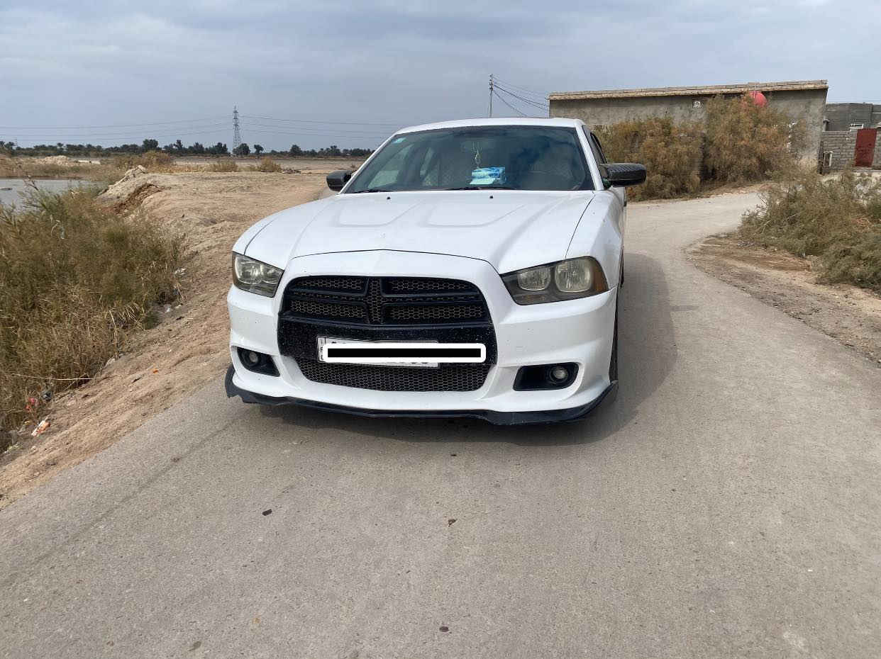 سلام وعليكم شباب جارجر مديل 2012 سياره خير من الله رقم بصره الجديد تحويل ثاني يوم مكينه هيمي 8 سلندر سياره خليجي فول موصفات كشنات جلد  سياره بيهه صبغ فقط بل جاملغ الوره او ربع من الباب او الباقي كفاله 

سياره تخم تاير حداديه سياره ما مشتغله خط ستخدام شخصي.     بيع او مراوس حسب القناعه 
سعر /145/ او بيهه مجال قليل مكاني بصره قضاء المدينه. رقم المبايل (‭٠٧٨٢ ٢٩٧ ٠٥٣٩‬) تصال
