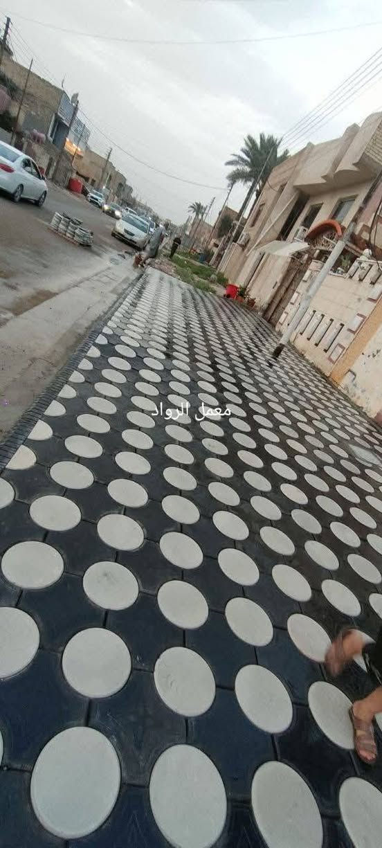 متوفر كادر عمل بغداد
نشتغل انواع الارصفه شوارع حدائق مدارس دوائر 
 سعر (المتر 3لاالف وبيه مجال)/***********.  *********** يوجد كرسته وعمل بسعار مناسبه وجميع المحافضات

