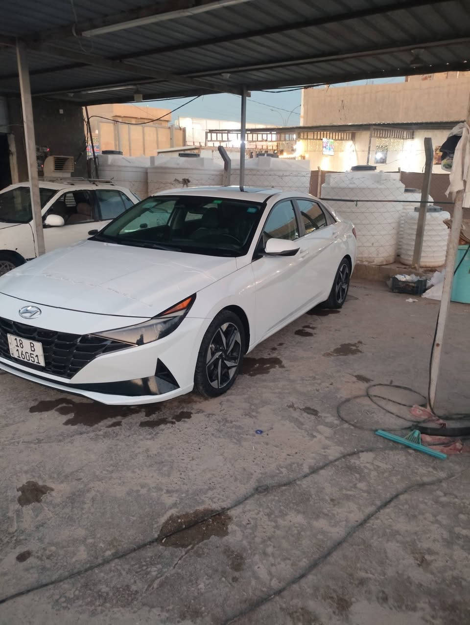 السلام عليكم سياره النترا موديل 23 هايبرد للبيع سياره حادثها شامله وربع البنيت بدون دوا صور الحادث موجوده وبيها سونار كامل سياره فول مواصفات رقم بابل باسمي تحويل ثاني سعر 150.      ***********
