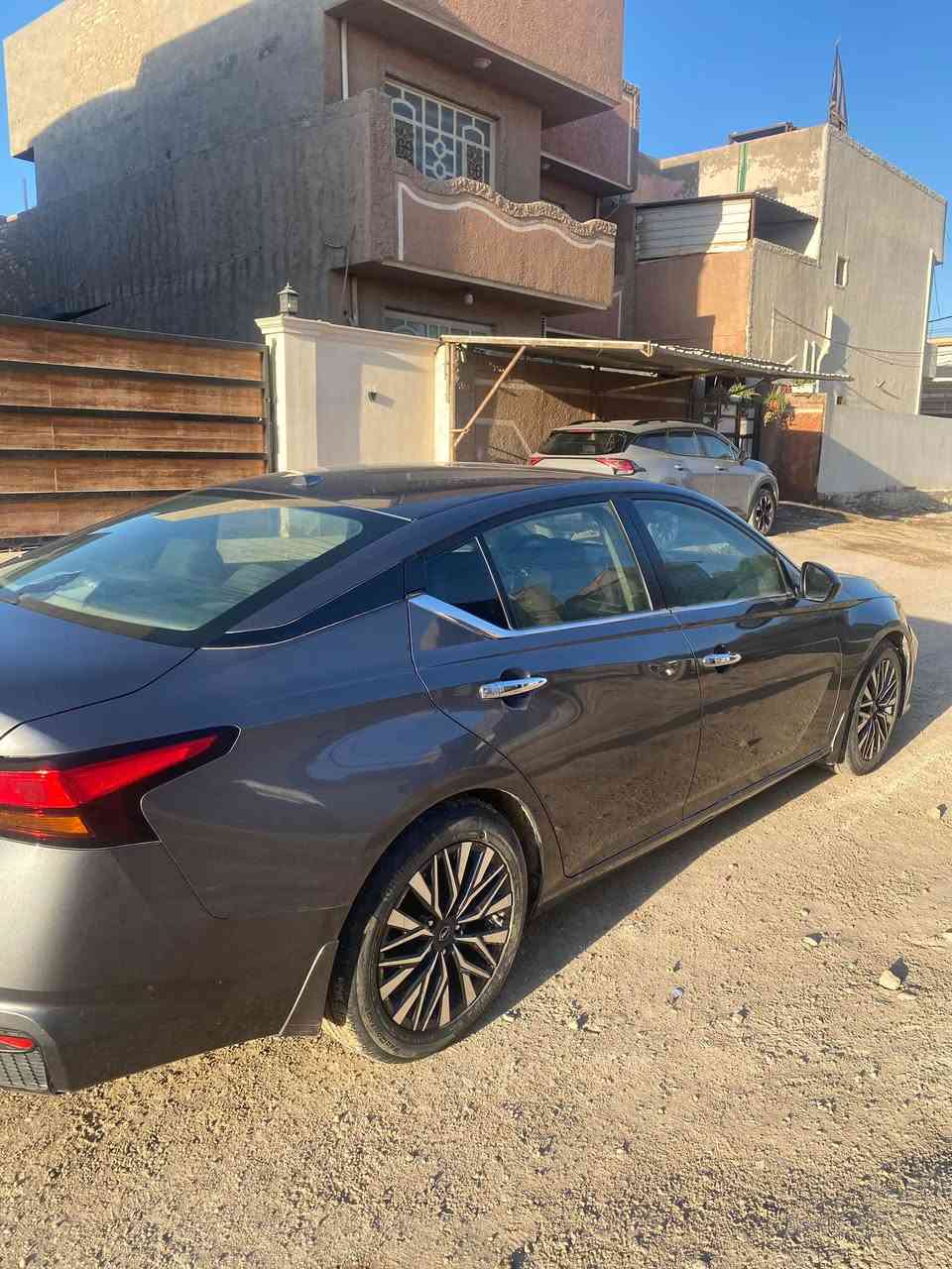 نيسان التما 2024  sv امريكي ضربتها بجم امامي لايح الشاصي شي قليل سيارة ب اسمي تحويل ثاني يوم السيارة خير من الله كيرها ومحرك مكاني بابل ب150 وبيها مجال بسيط 
***********
