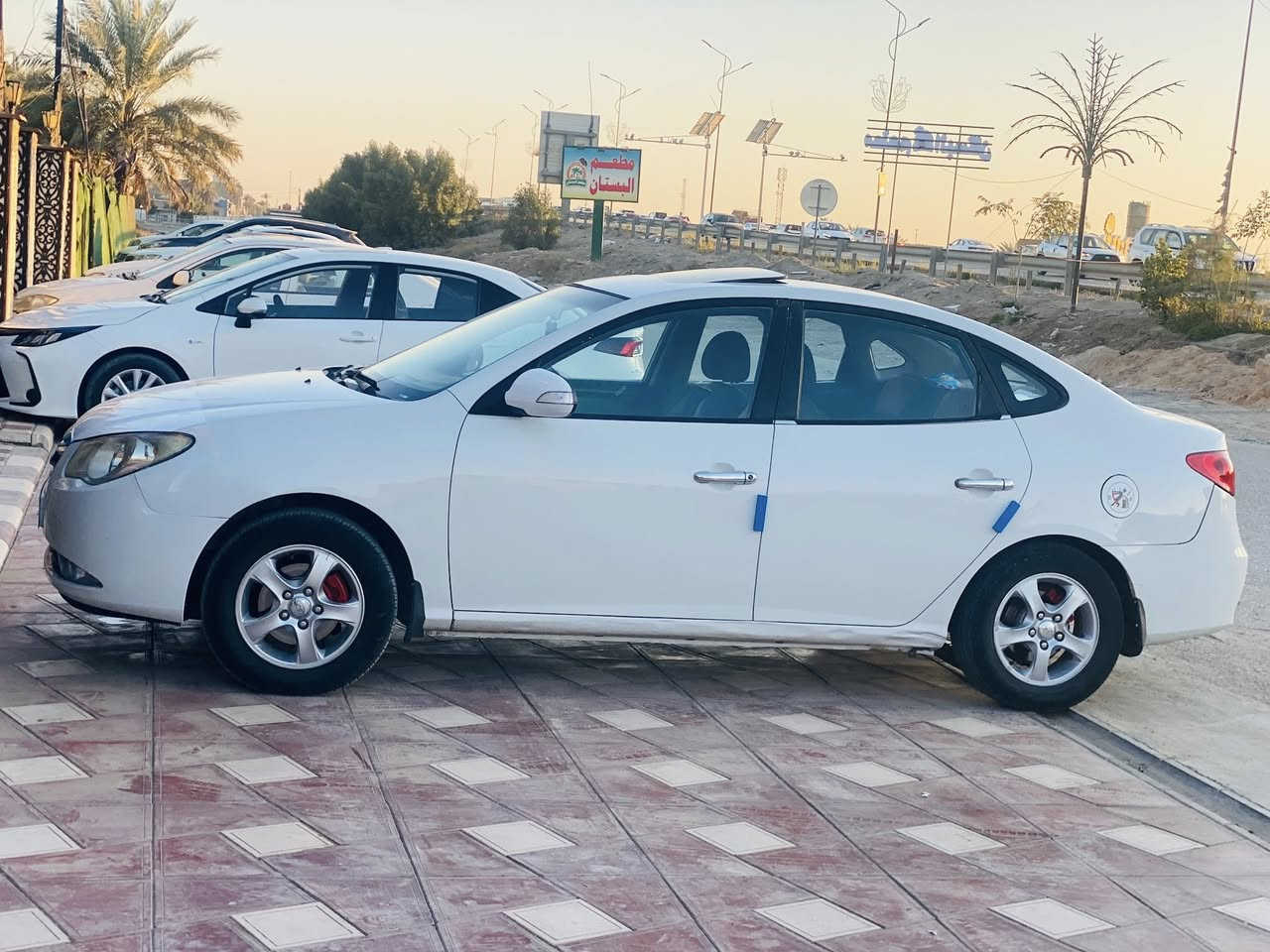 السلام عليكم ورحمة الله وبركاته
من رخصه مدير الكروب المحترم 
النترا 2010 رقم بغداد الجديد بمسي 
ملاحضه (السونار يمك ) شوف واتصل 
هزه وسنويه ولوحات جدد سياره مال بيت 
من 2015 عدنا بيه فقط طخه بسيطه جاملغ امامي معمره بدون اي داخل ومصبوغ جاملغ فقط وباردات شوف العين سياره فول موصفات مكينه 1600
دكشن عالي كير ومكينه خير من الله 
تخم تاير نظيف 5️⃣ وين كب 4 دسك 
فتحه شاشه كامره تحكم وبقيه الموصفات معروفه مكان سياره بالحلة واني بل خدمه 
 رقم الهاتف  ***********
