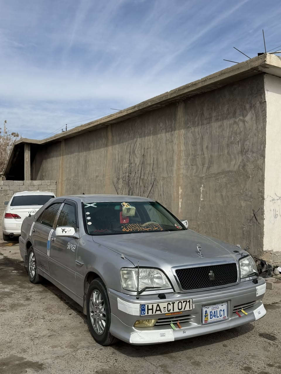 السلام عليكم
للبيع ملكه كصه وحده ( قماره فقط ) داخل اسود محرك صغير المرغوب كرستال امامي خلفي  محرك كير صدر تايرات كله فولل الفول مابيه نقص سعر 33 بيه مجال *********** بيع مستعجل
