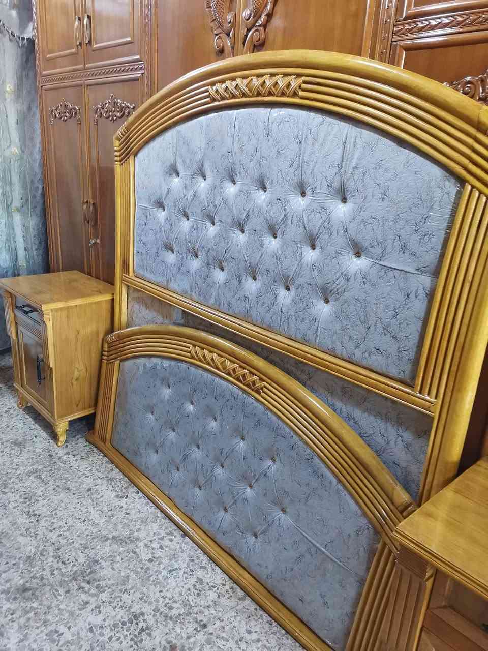 السلام عليكم
غرفه ٦ وملحق صاج داخل وخارج مستعمل اخت الجديده
شغل تزكام درجه اولئ استعمال شهر واحد الغرفه كله نقش زان مصري الدنك ولف الابواب كله زان مصري القاعده جعب غزال زان مصري  الزاويا ملابس بابين وملحق
للحجز والتواصل علئ الهاتف او واتساب ***********
يوجد توصيل جميع المحافظات
العنوان بغداد السيديه حي الاعلام شارع قطر الندئ
