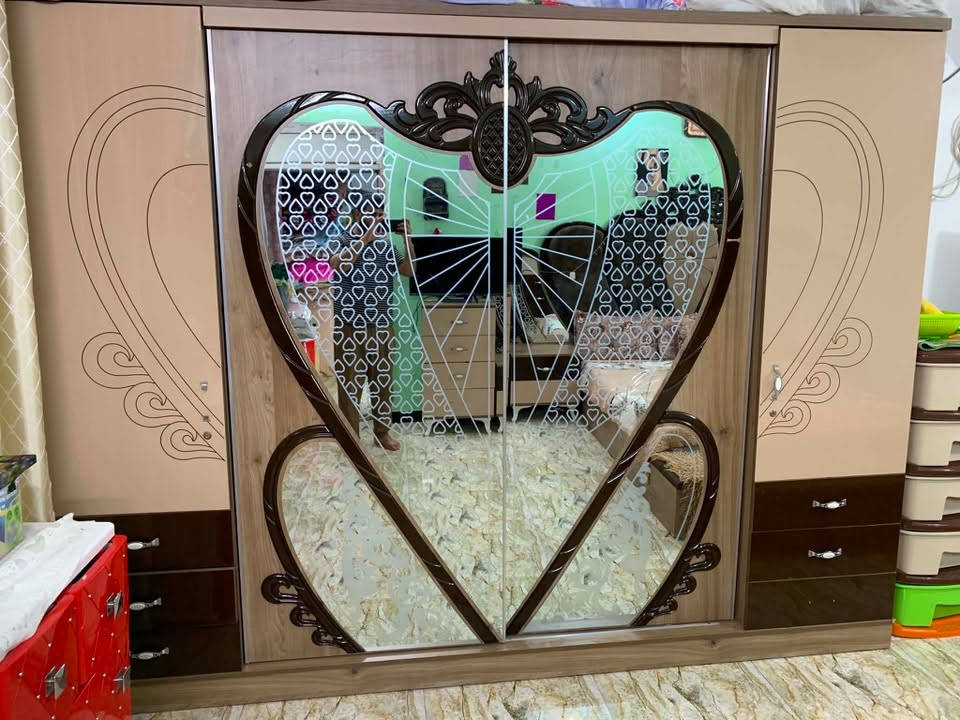 غرفه اخشاب للبيع بسعر 550 وبيها مجال العنوان الغزاليه ***********
