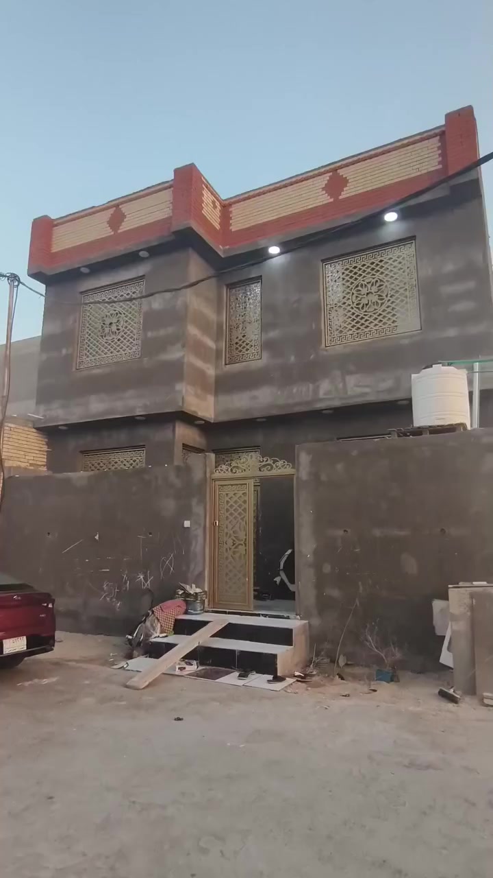 بيت للبيع في الاساتذا الاولى مستعجل للبيع  سنه البناء2025   بسعر مناسب مساحه 100م . ***********
