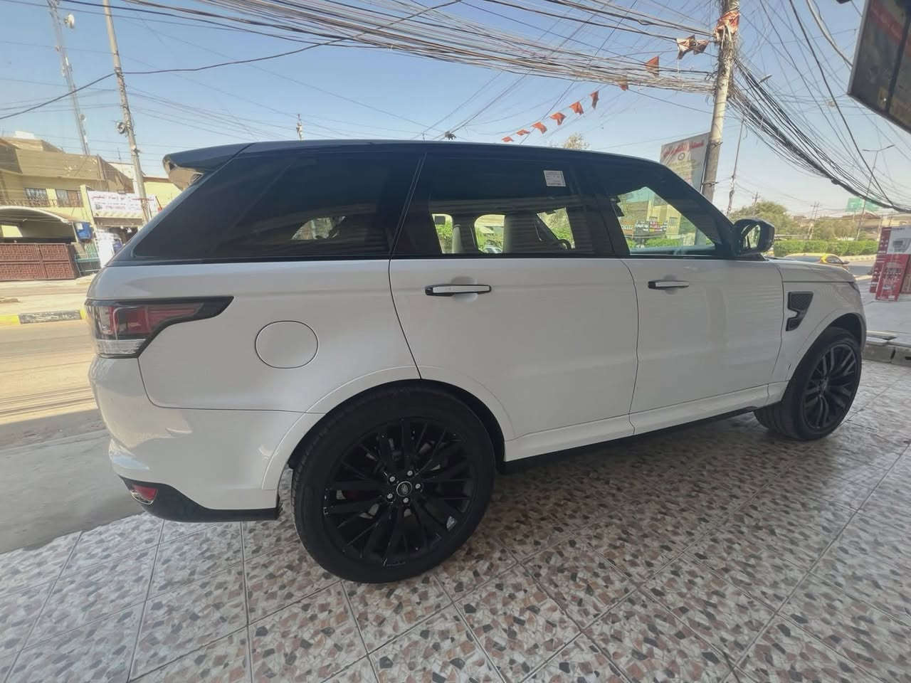 السلام عليكم للبيع فقط رانج روفر svr
موديل ٢٠١٦ كفاله عامه
بدون حادث بدون صبغ فقط دعاميه الاماميه
تخم تاير باتري جدد
سيرفس كامل للبنزين والصدر
مواصفات اذا نريد نعدهن يحتاجها صفحتين
 مكان السيارة بالدورة
السعر ٢٨٠٠٠ الف يعني شدتين وثمانين ورقه مكلفه أكثر بهوايه
بالعافيه ع ياخذها للعلم اكو سونار للسياره جديد 
***********
