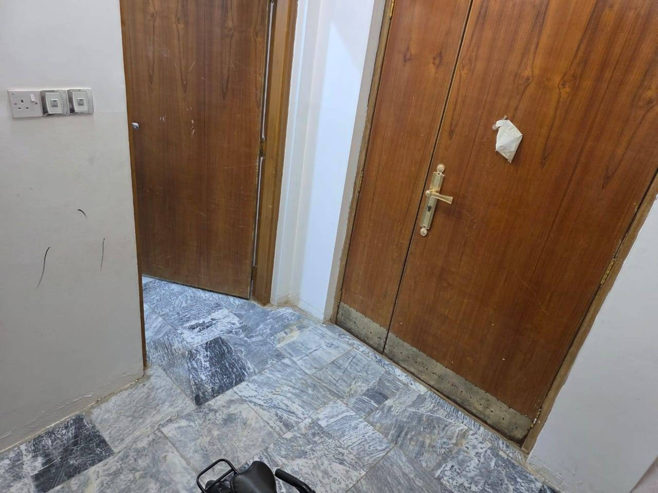 يالله🌷

تحية طيبة🌹

بيت للبيع مساحة 200 متر بناء طابوك 
موقع حواس نزلة الدامرجي  

للاستفسار ☎️

***********
***********
او مراجعه مكتب رائد البنواوي للعقار 
حي الموضفين مقابل مدرسه نون والقلم الأهليه 

اهلا وسهلا🌺
