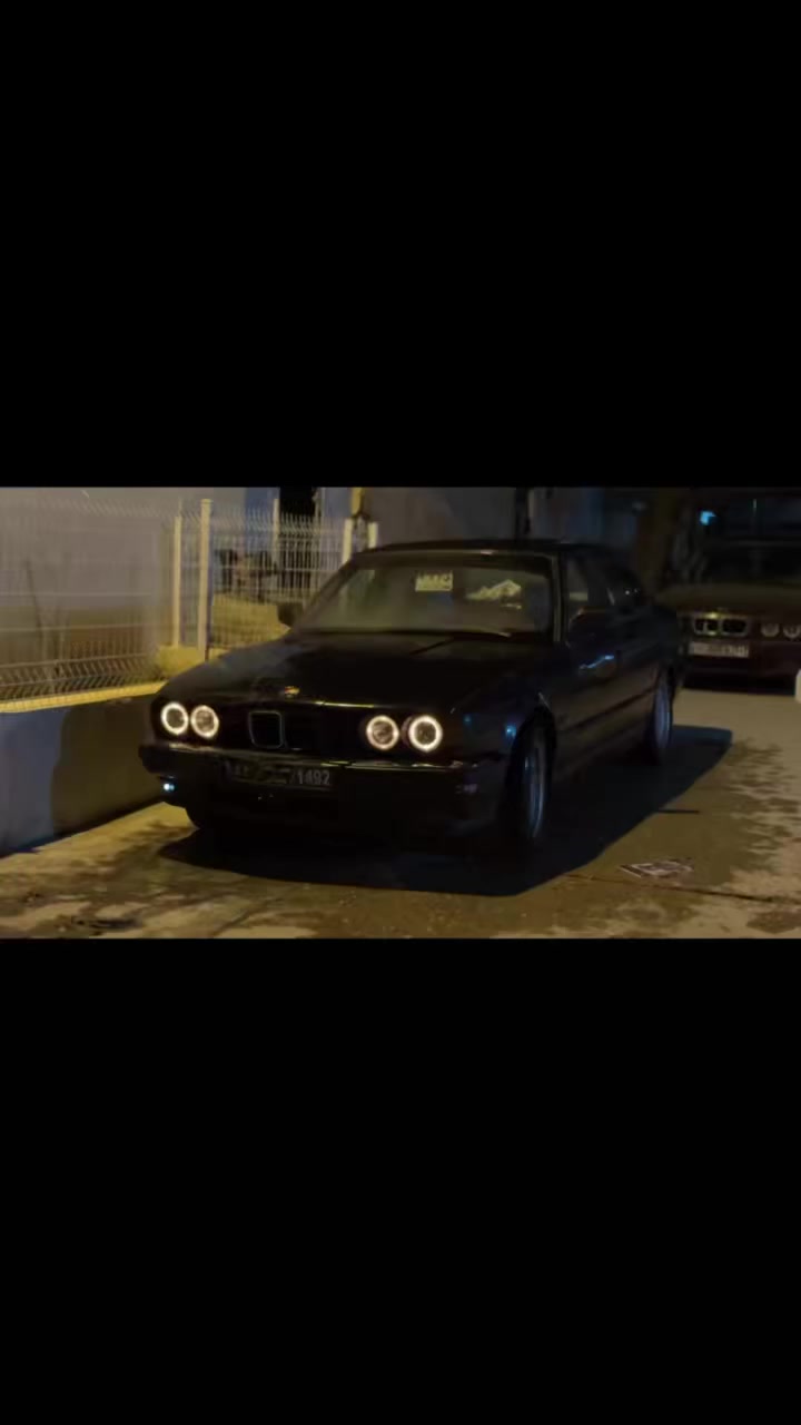 سەرەتا بەناوی خودای گەورەو میهرەبان                                  bmw 1993                                                                     گێڕ عادی525                  
سڵایدو چوار جام کارەبا 
قفڵ مەرکەزی لایت ئەڵقە 
بێتەقەو رەقەیە کلاجی تازە گۆڕاوە
تاقم وایەرو شتی مەزبوتە 
ناوشتی تازە تێی گیرەوە 
سەیارەکە جوانەو بەکێشو هەڵمەتە 
نرخیشی:١٥ 
تێبینی سەیارەکە کاسکێتی زەعیفە
ڕەحمەتو لێبێت مشتەرینی سەرم مەێشێنە لەگەڵ ڕێزما 
شوێن: سلێمانی
ئەدمین♥️


**إذا كنت صاحب هذا الإعلان وتريد حذفه لأي سبب، رجاءا أرسل رسالة إلى الدعم الفني**