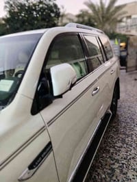 لاندكروز موديل ٢٠٢٠ فطيم ماشية ٨٥ بغداد بأسمي مكفولة عنوان بغداد الرقم...