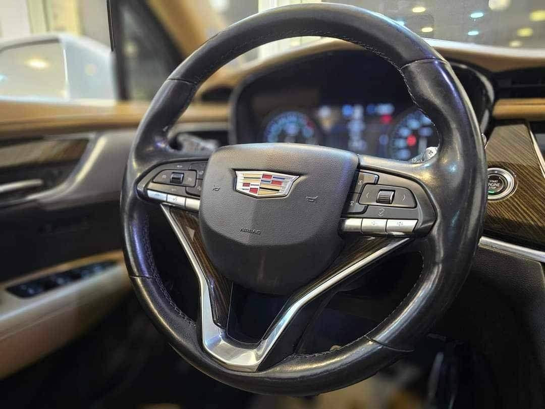 كديلاك XT6  موديل 2020 وراد امريكي السياره فول مواصفات صور الحادث موجودة
الضربة بالجنطة فقط
مع صبغ بنيد بالعراق
  مواصفات السيارة
سبعه راكب 
بانوراما فتحتين 
ثلاث قطع تبريد 
بصمه تشغيل وتشغيل عن بعد
بصمه ابواب 4+جنطة
جنطةكهرباء مع خاصية الفتح عن طريق القدم
كشنات فول كهرباء+ارتجاج تنبيه
كشنات تدفئه تبريد
كشنات الخلفية تدفئة
مكينه 6سلندر 3.6 
الكير ٩ نمر
 انظمة قيادة متعددة
مودات خزن ستيرن وكشن مع ذاكرة تخزين
شفتات سرعة
شحن واير ليس
ويل٢١
رادارات امامي خلفي 
توقف ذاتي +قياده ذاتية
ركن بالكراج تلقائي
دبل جام
نظام سماعات Bose رهيب
داتا شو ع زجاج الامامي
حساس حركة داخل السيارة
منبه في حال وجود اغراض بالمقعد الخلفي 
حساس رطوبة على الزجاج الخلفي
شواحن type c
ومواصفات اخرى كثيرة
السياره ماشيه ١١٢ الف
السعر 30000$


**إذا كنت صاحب هذا الإعلان وتريد حذفه لأي سبب، رجاءا أرسل رسالة إلى الدعم الفني**