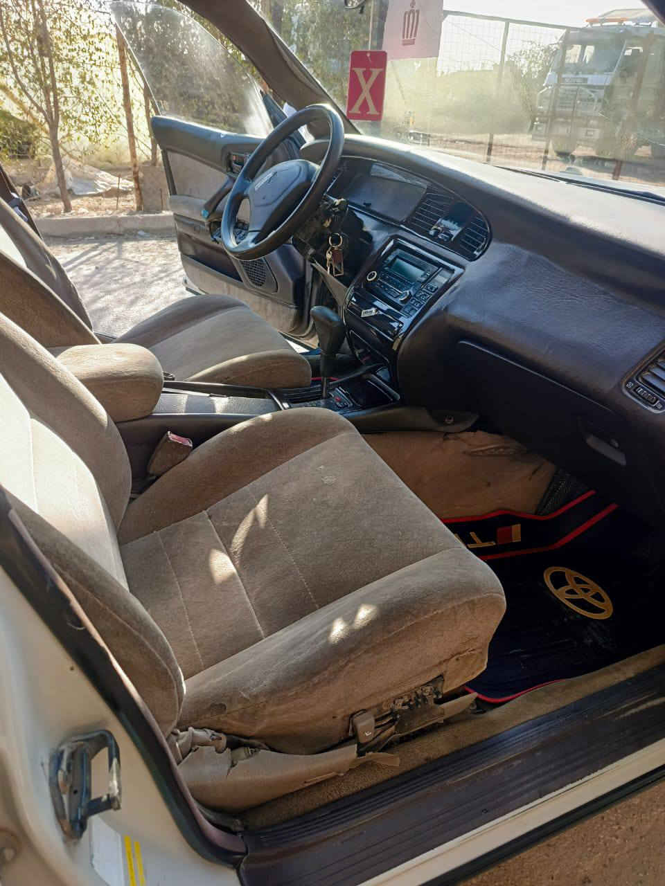 السلام عليك بطه منفصل94 بيه كصه رقم دولي انبار بسمي تحويل تاني يوم  سنويه لل 28 مكينه وكير مكفولات ترايك للبصره تخم تاير صدر جديد كهربائيات كله شغاله السياره كشره مو حلو السعر 31 وبيه مجال 
مكان السياره بغداد م ***********
