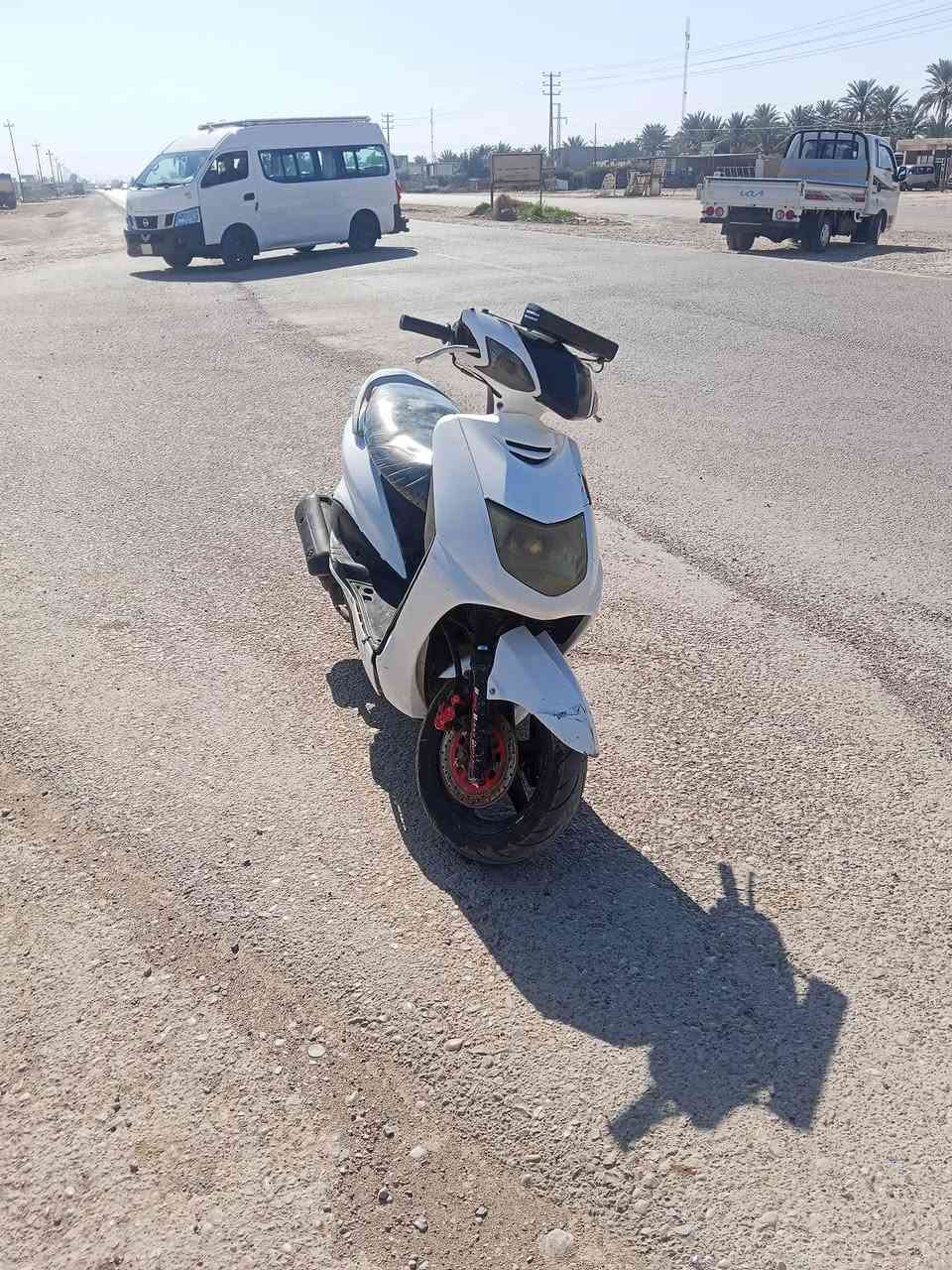 سلام عليكم  للبيع سكنس دراجه نضيفه بس مكينه بيه بخار 
تشتغل سلف تايرات جديد مكان ديالى خان بني سعد  سعر خاص *********** بي واتساب
