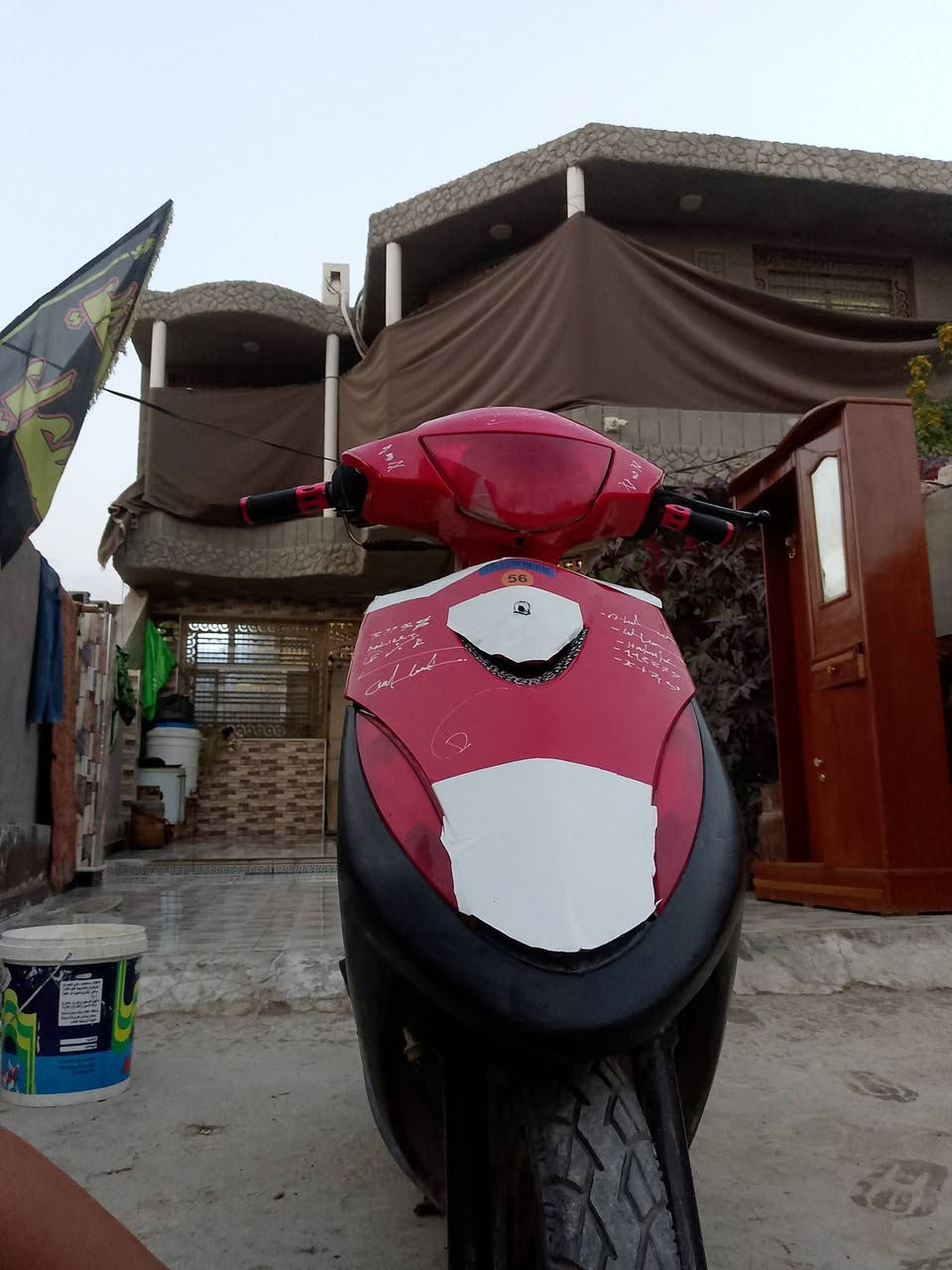 سلام عليكم دراجه ماكس عدله كلشه مابيه بس عوزه كلج امامي شلعه معدل كله شغاله سعره400 قفل تصال بي واساب ***********
