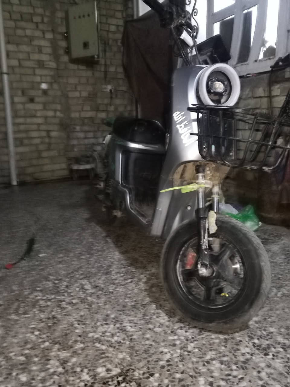 سلام عليكم دراجه شحن للبيع r9 للبيع سرعه 75 دراجه  نقصه جاملغ وتجوه فقط وياها شاحنتين وحده عداد وحده ارقام  السعر 310بيها مجال قليل مكاني بغداد الشعب ***********
