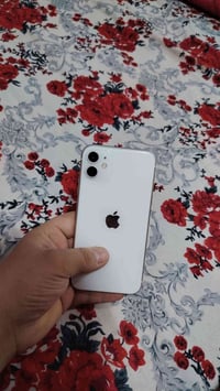 آيفون ١١ • ١٢٨ • فيس ايدي شغال