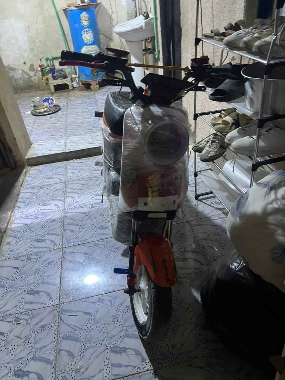 سلام عليكم دراجه شحن ار9 جديده 
سعر 300وبيه مجال
عنواني بصره الاصمعي 
***********
