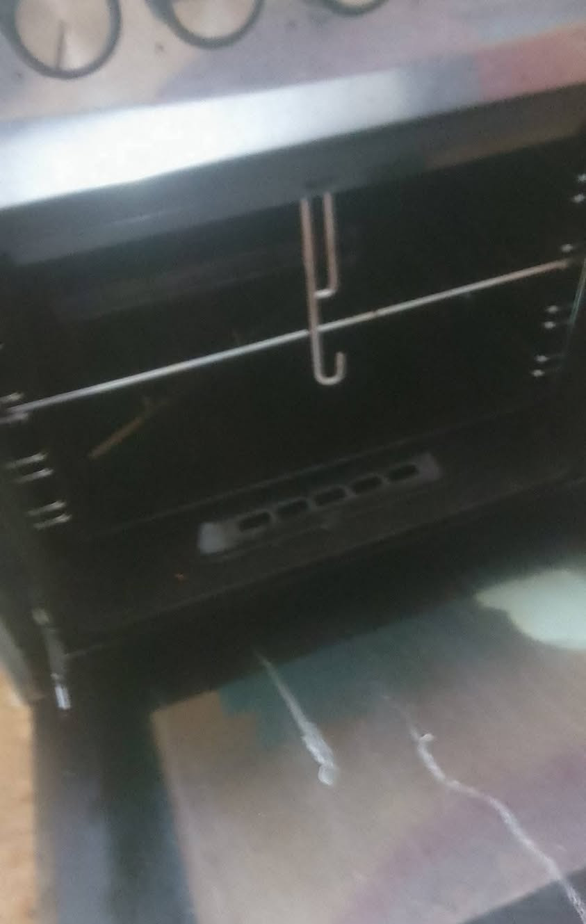 السلام عليكم عندي هذا الطباح جديد مشتغل مره وحده للتجربه فقط وكل غراضه موجوده ب١٥٠ وبي مكاني القبله خلف الجامع واتساب ***********
