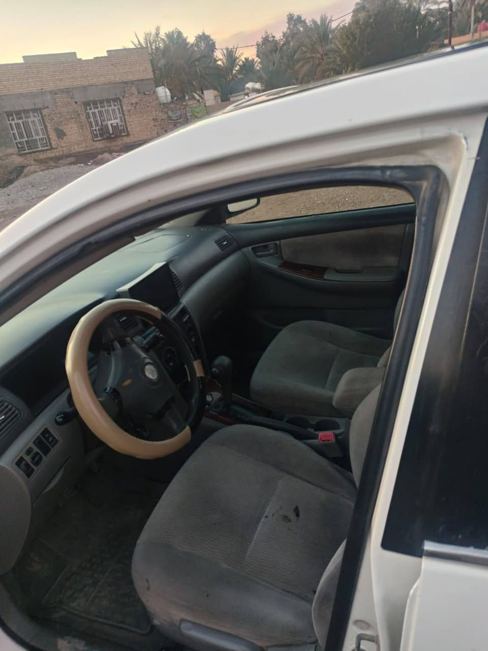 السلام عليكم ورحمه الله وبركاته 
كورلا موديل 2006مصبوغه عام للجماليه باستثناء القماره رقم بغداد باسمي كير اوتو محرك 1800 تخم تاير جديد قبل اسبوعين شديته صدر نص عمر باتري جديد تبريد ثلج شاشه تاب بلوتوث انترنت السيارة خير من الله صلوات على محمد من اخذتها لحد هذا اليوم مافاتح بنيد بس دهن وماي وبانزبن وترايك البصرة السعر 78وبيها مجال حك الجيه مكاني بغداد 
للاستفسار ***********
