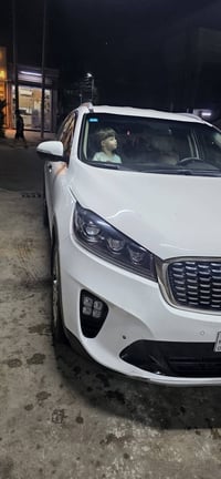 وبركاته للبيع كيا سورنتو 2019  ماشيه 80 الف قابل للزياده  خليجي  مكفول...