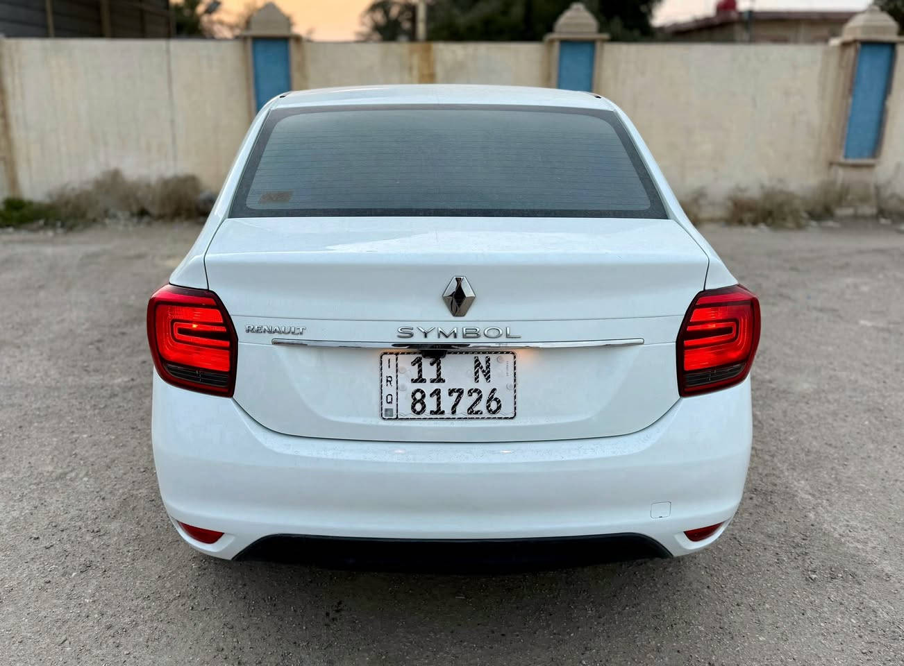 رينو سيمبل 2020 بغداد مكفوله 
ماشية 127 كيلو ، السياره جديده على ايدي ، بيه فقط بارد بسيط ، كير مكينه كفاله ، شاشه اندرويد كامره وارضيه مغلفه جلد بروجكتر زنون وحداديه جديده ، سونار موجود بيه 

تفاصيل اكثر : *********** ☎️ ‭***********‬
مكان السياره : ديوانية حي الجزائر / سعر 83 ورقه💰
