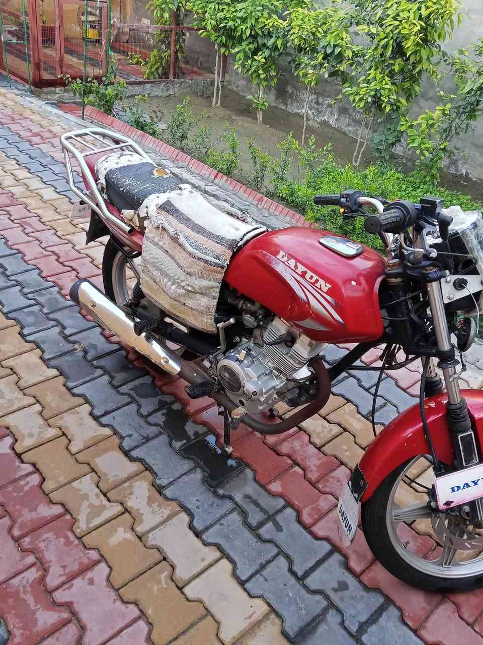 السلام عليكم دراجه دايون كلك مكفوله من كلشي برغي ما مفتوح،اب مكينتهه،كلهه شغاله السعر 550قفل مكانهه كربلاء شارع احمد الوائلي رقمي***********
