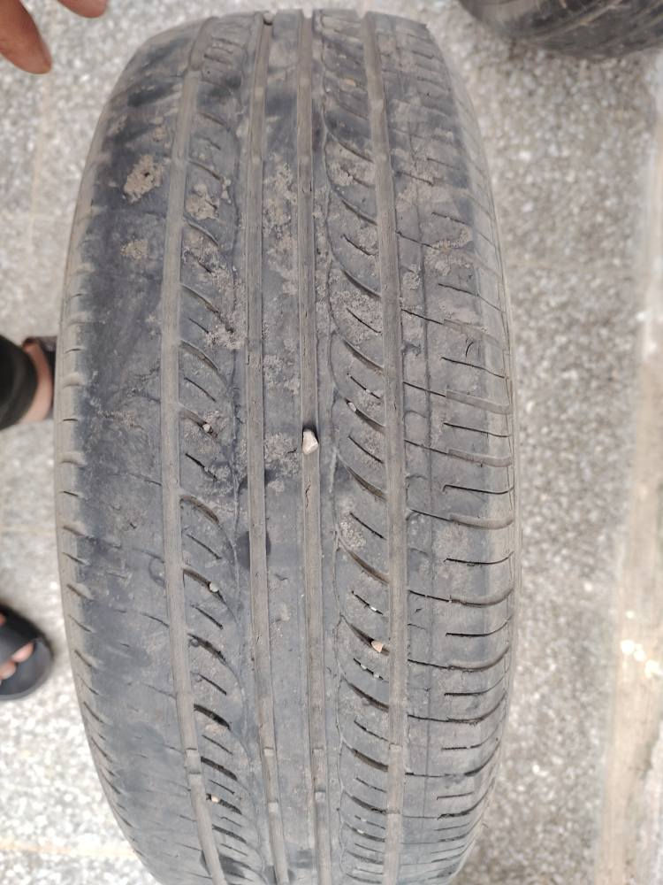 تايرات كورلا بيكاتشو عدد 5 نص عمر جانن مشدودات وخير من الله واليوم بدلتهن بغداد الشعب
***********
