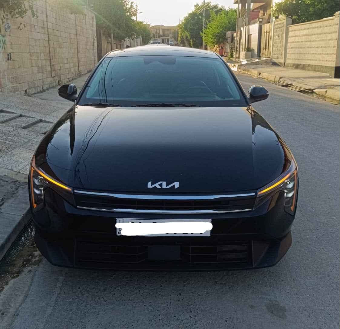 🚗 كيا K4 موديل 2025 

​السلام عليكم 
، للبيع سيارة كيا K4 موديل 2025 بحالة ممتازة ومواصفات عالية.
​📋 تفاصيل السيارة الكلية:
​الموديل: K4 (2025)
​نص فول 
​اللوحة (الرقم): دهوك، خصوصي
​بدون صبغ 

ماشيه 20 الف كيلوا 
​اللون: أسود
​الداخلية: مقاعد جلد

​✨  المواصفات :
​كاميرا خلفية عالية الدقة + مستشعرات وقوف (حساسات).
​سقف بانورامي + فتحة سقف.
​نظام تشغيل بـ البصمة + زر التشغيل.
​نظام تشغيل عن بعد.
​مثبت سرعة 
​نظام التحكم  في الثبات
​شاشة تدعم أبل كاربلاي (Apple CarPlay).
​نظام أمان متكامل يحتوي على 6 وسائد هوائية (إيرباج).
​تحديد مسار ومثبت سرعه

السعر - 198
​📞 للتواصل والاستفسار:
​رقم الهاتف: ***********
​السعر معروض للجادين عند الاتصال. موصل, نينوى
