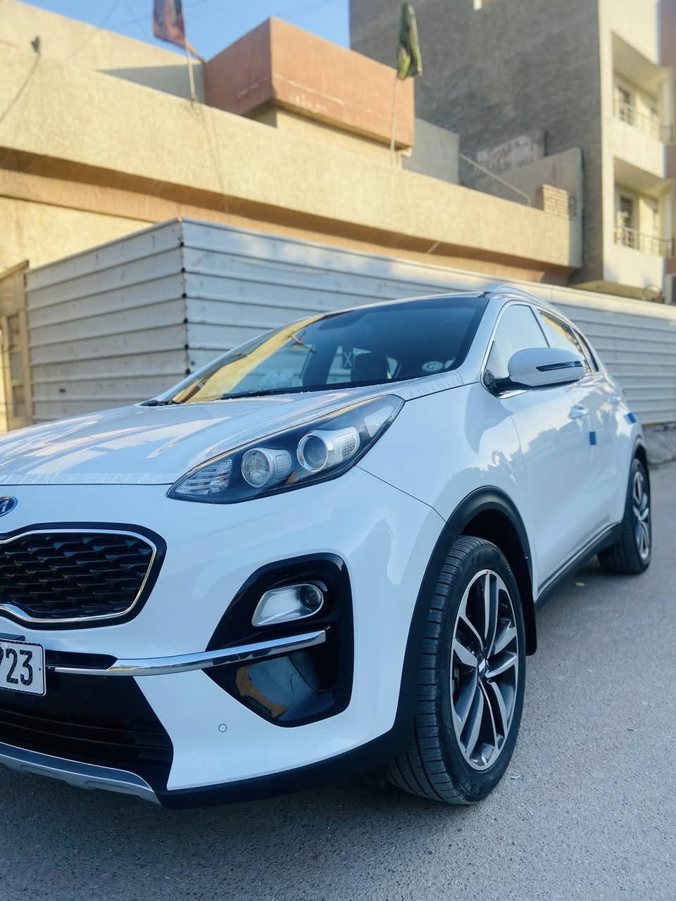 سياره للبيع كيا سبورتج موديل 2019
السياره  خليجيه مكفوله كفاله عامه من الصبغ والضربه 
السياره رقم بغداد … ثاني يوم تحويل  
السياره ماشيه 53 الف 
المواصفات: 
مري شفط 
السياره داخل جلد عسلي 
تحكم استيرن 
حساس امامي خلفي اصلي
ويل 19 تخم تاير جديد 
5 ويل كب 
درايف مود 
السياره جديده لوك بحاله الوكاله 
مكاني بغداد ***********
