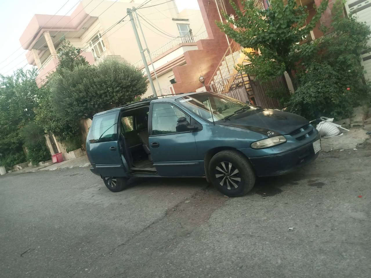 السلام عليكم دوج كرفان موديل 96 كير محرك بجيرو لا صرف ولا نفخ شرط تبريد شغال كهربائيات وايرمني كله شغل كابون بنزين رقم ألماني باسم اخويه تسقط السنويه 2028  شرط التحويل طخم تايرات نضيفه السعر 48 الشراي يتصل بالرقم  ***********
