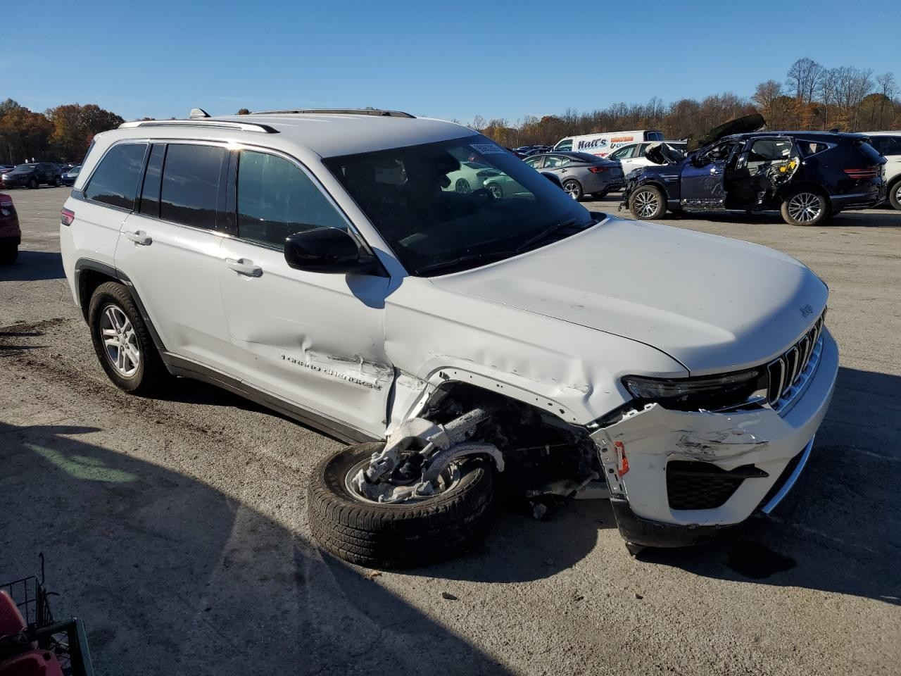 لاصحاب كتب الشهداء 
▪️نوع السيارة :  جيب كراند شيروكي لاريدو
▪️الموديل : 2025
▪️تاريخ المزاد : الخميس  2026/3/12
▪️ عداد المسافة :  10.679  mi
▪️السعر : حسب المزاد 
▪️حجم المحرك:  3.6     6 سلندر  
▪️تاريخ الوصول : من 45 - 70 يوم 
▪️نوع الحادث:حسب الصور المرفقة والتقرير
▪️اوقات العمل في الشركة تبدأ من الساعة 10صباحاً 
        ولغاية ال12ليلاً  
▪️العنوان 🏦 بغداد البنوك شارع المشاتل بالقرب 
        من جسر البنوك 
▪️للاستفسار يرجى ارسال رسالة الى الصفحة 
▪️او الاتصال على الارقام التالية :
***********      مصطفى
***********     وسام
 #سيارات_أمريكية #الجميع #خاصة #الشحن
