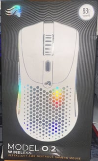 ماوس وكيبورد من شركة جلوريس للبيع مستخدم (ما ابيع قطعه وحده ابيعهن ثني...