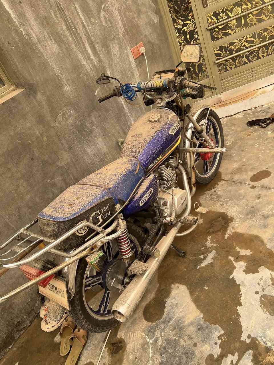 سلام عليكم متاح سيفان 2023 مراوس ب25 وطي فرق  او للبيع كله بلادي  محرك ما مفتوح شرط مكاني شهربان المقداديه السعر 550 بي مجال بسيط ***********
