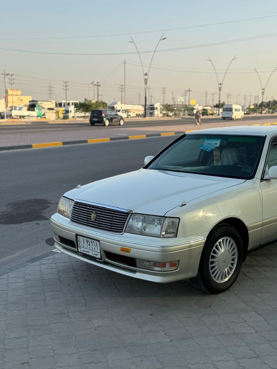 سلام عليكم راس ثور فلات. رقم بصره تسجيل جديد قرار 48. السياره كفاله من الكص والنقل والضربه والعيب شرعي.  سياره مكينه وكير شرط كرتون.  تبريد ثلج.  حداده 100-100. تخم تاير ويل جديد.  دواخل بلكارتون. السياره الف دينار ماتخسر عليها شرط.  سياره جديده كلششش. السعر. 115مجالها كلش كلش قليل هاتف ***********
