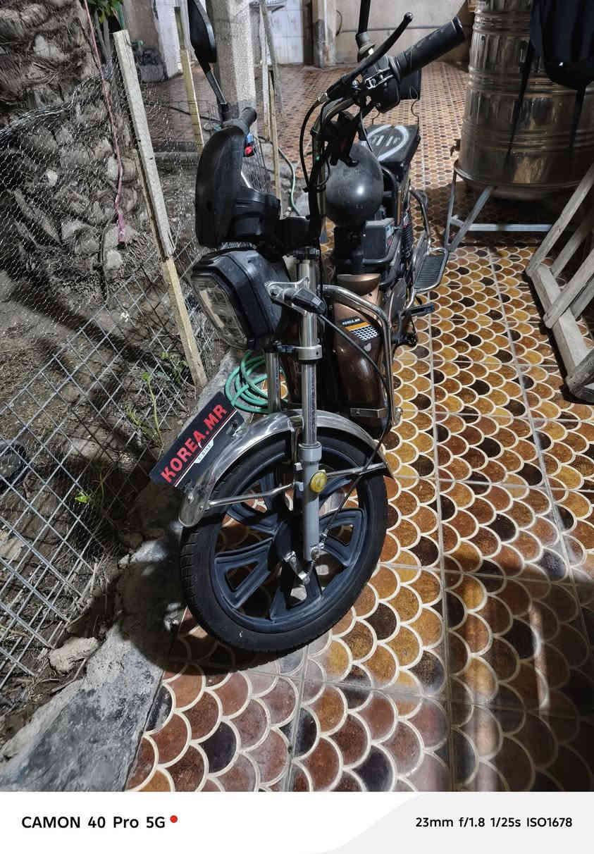 السلام عليكم دراجه شحن للبيع حجم الكبير استخدام قليل جدا بعدها على وضع الشركه يحاجلها فقط بطاريات السعر المطلوب ٤٠٠ وبيها مجال للاستفسار اكثر مراسلت الصفحه او الاتصال على الارقام التاليه *********** او ***********
