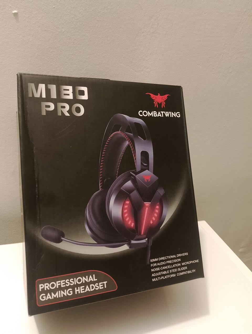 سماعة ألعاب M180 Pro Gaming Headset
🎧 سماعة احترافية للألعاب ✅ صوت ستيريو قوي وواضح ✅ مايكروفون مدمج للتحدث أثناء اللعب ✅ إضاءة LED حمراء بتصميم جذاب ✅ وسائد أذن مريحة للاستخدام الطويل ✅ قابلة للتعديل على حجم الرأس ✅ مناسبة للكمبيوتر واللابتوب والبلايستيشن والأجهزة الداعمة ✅ حالة ممتازة ونظيفة
💰 السعر: 20,000 دينار عراقي فقط
📩 للاستفسار أو الشراء راسلني خاص


**إذا كنت صاحب هذا الإعلان وتريد حذفه لأي سبب، رجاءا أرسل رسالة إلى الدعم الفني**