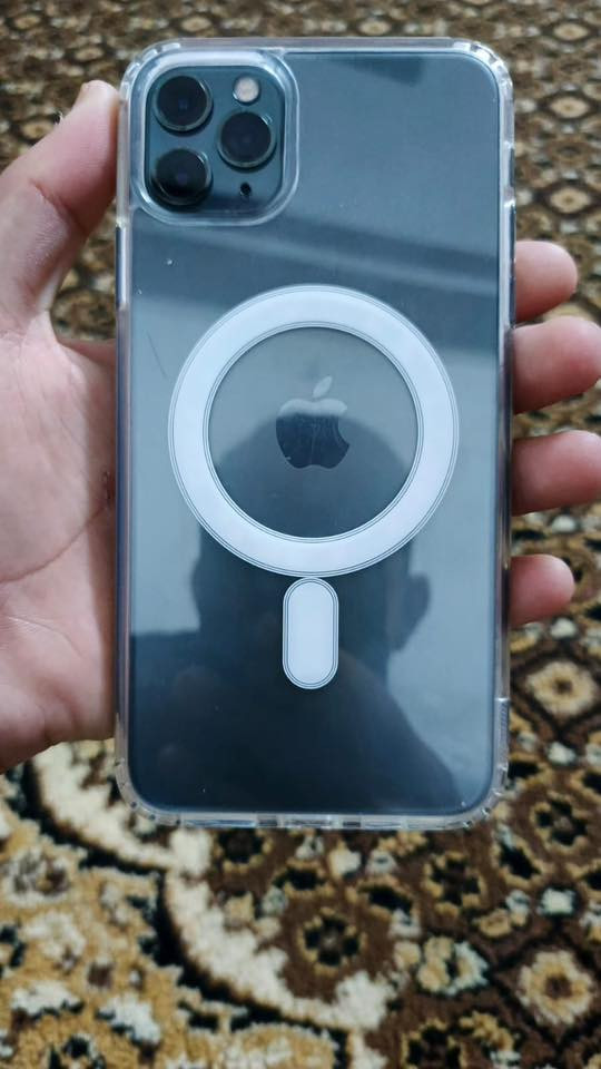 السلام عليكم ايفون 11 برو ماكس  ذاكره 256  بطاريه ٧٥  شرط فول نضافه  مبدل  شاشه اصليه من جهاز ال جهاز فيس ايدي شغال  فقط مراوس ويه ايفون ١٣ برو ماكس وانطي فرق  بيع ما ابيع  مكاني كركوك. ***********
