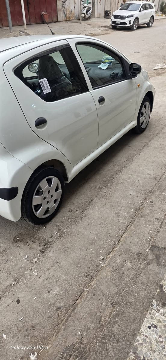 بي واي دي ٢٠١٢
سيارة جديده كلش 

ماشيه ٤٥ الف 
سيارة ما ماشيه هواي ما متعوبه 
كلها على وظع الشركه 

كفاله عامه من كلشي 
كلها بلاد شركه 
سيارة جانت واكفه ما مشتغله 
مكينه ١٣٠٠ 
كهربائيات شركه 
كيجات شركه 
صدر شركه 
تبريد شركه 
تدفئه 
سيدي شغال 
اواكس 
راديو 
كشنات شرط شركه بعدهن بجيسهن 
ترايك مفتوح وين ميعجبك 
كير عادي شلعه معدل فول 
جامات خلفي سياحي 
امامي اوتو 
اليوم بدلت دهن درجه اولى 
وبانزين محسن 
يعني السيارة جاهزة مجهزة 
سويج ريمونت 
كتلوكاتها بيها 
لزكات الشركه بيها ما ملزوكات بلجام 
رقم بغداد انكليزي تحويل مباشر 
هزة جديده 
سنويه ٢٠٣٠ 
السعر ٥٠ مجال بسيط جدآ 
مكاني حله مركز المدينه 
***********
اسف للاطاله 
كلشي مذكور يمك واني بلخدمه
